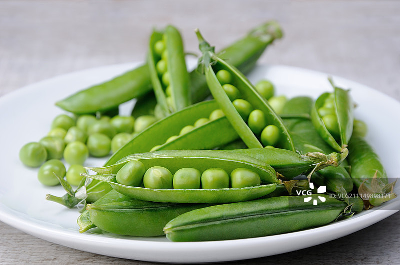 新鲜青豌豆荚图片素材