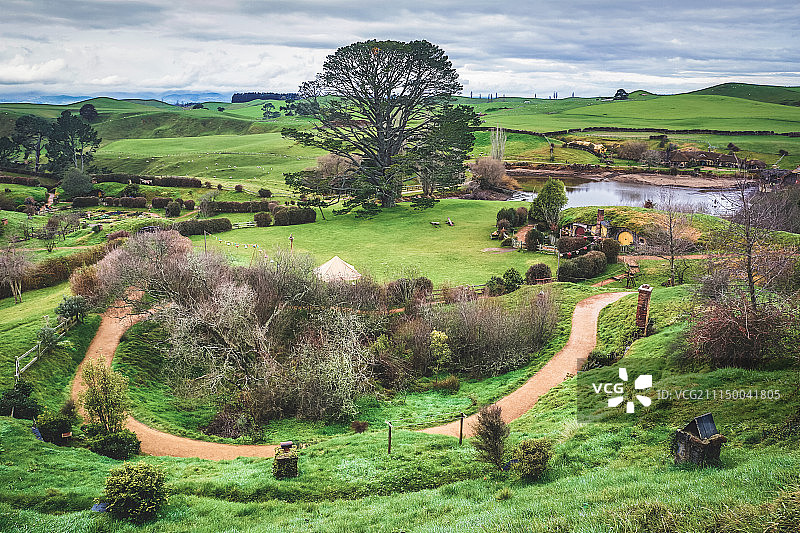 新西兰霍比屯夏尔镇，Hobbiton Movie Set图片素材