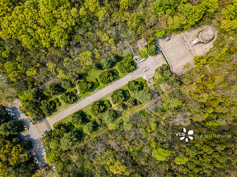深山古墓图片素材