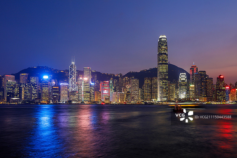 夜晚下的城市风光图片素材