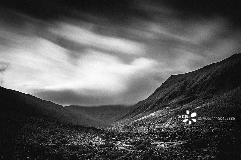 暴风雨前的平静图片素材