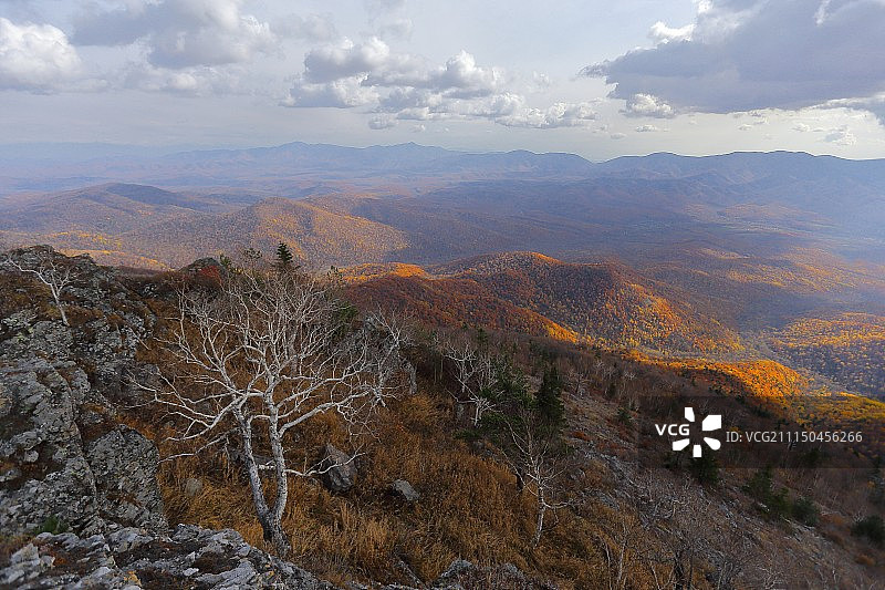 穿透云层的光束 #2图片素材