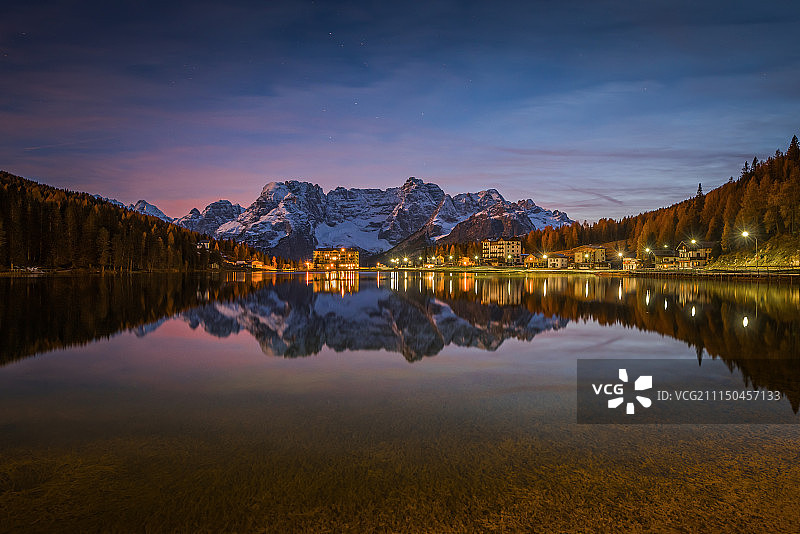 米苏里纳湖夜景图片素材