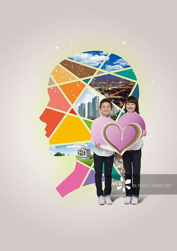 男孩和女孩共同手持心形图片素材