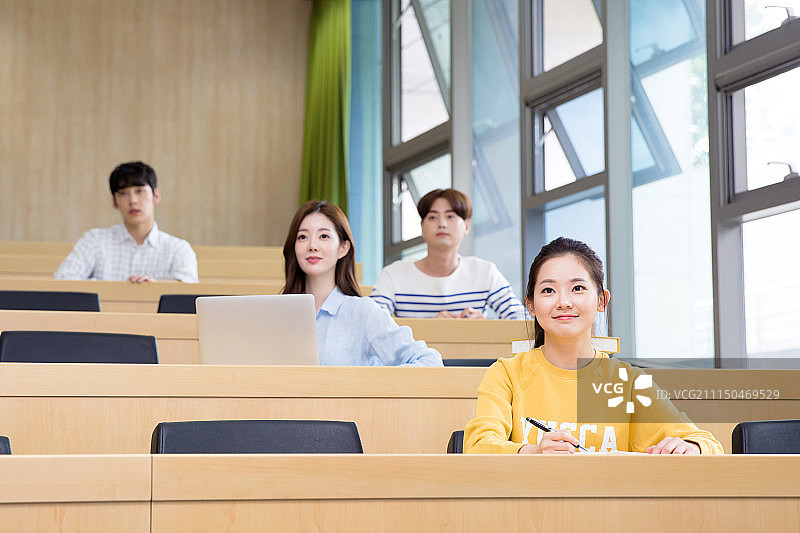 韩国大学生校园课堂微笑图片素材