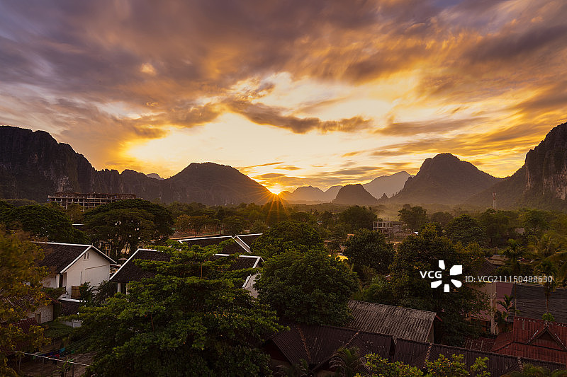 老挝万荣的日落美景图片素材