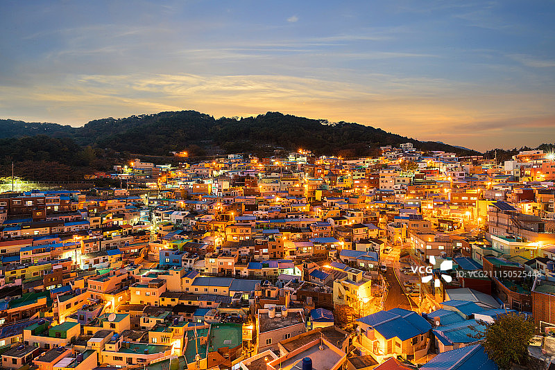 韩国釜山甘川文化村夜景图片素材