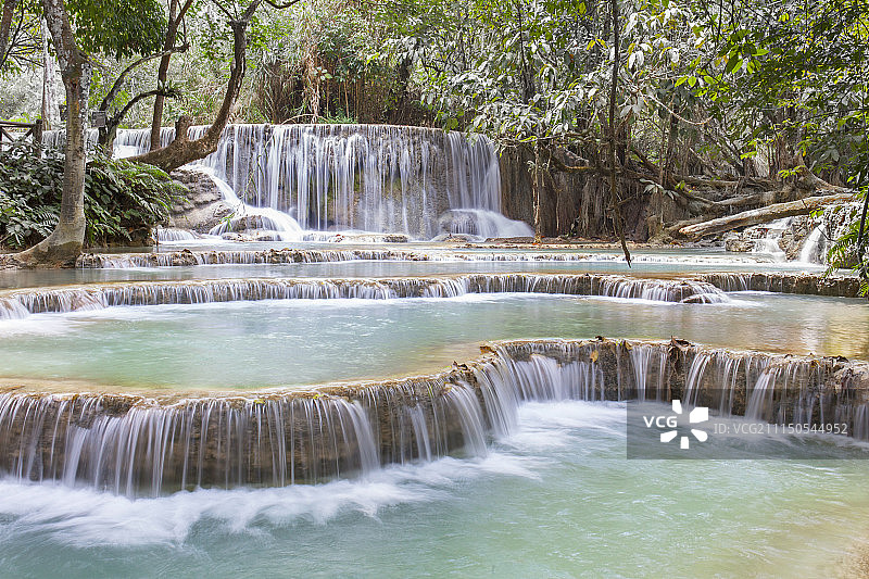 光西瀑布图片素材