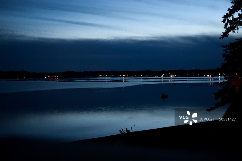 夜晚倒影图片素材