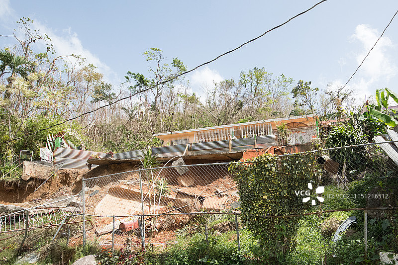 玛丽亚飓风过后波多黎各道路上的泥石流图片素材