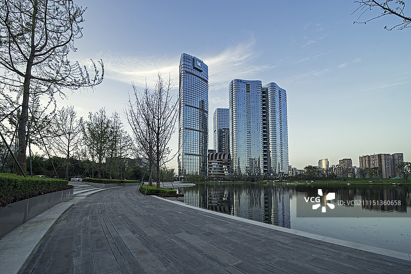 成都银泰中心夜景图片素材