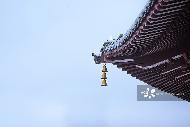 Landscape snow falling图片素材