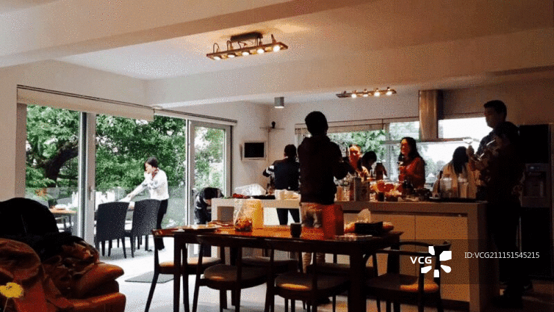 家庭派对延时摄影图片素材