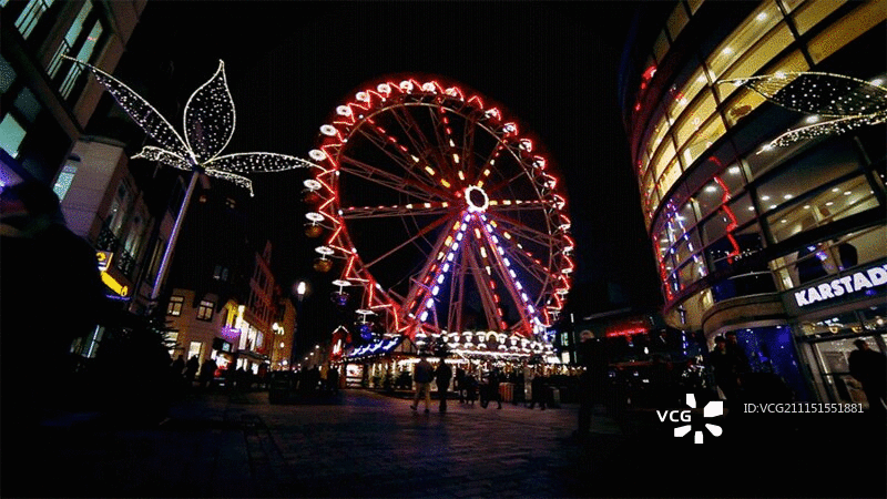 德国威斯巴登夜间摩天轮图片素材