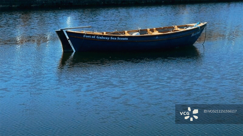 爱尔兰戈尔韦科里布河上的划艇特写图片素材