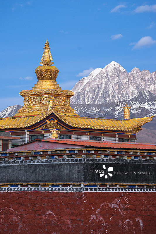 塔公寺 雅拉雪山 寺庙 日照金山图片素材