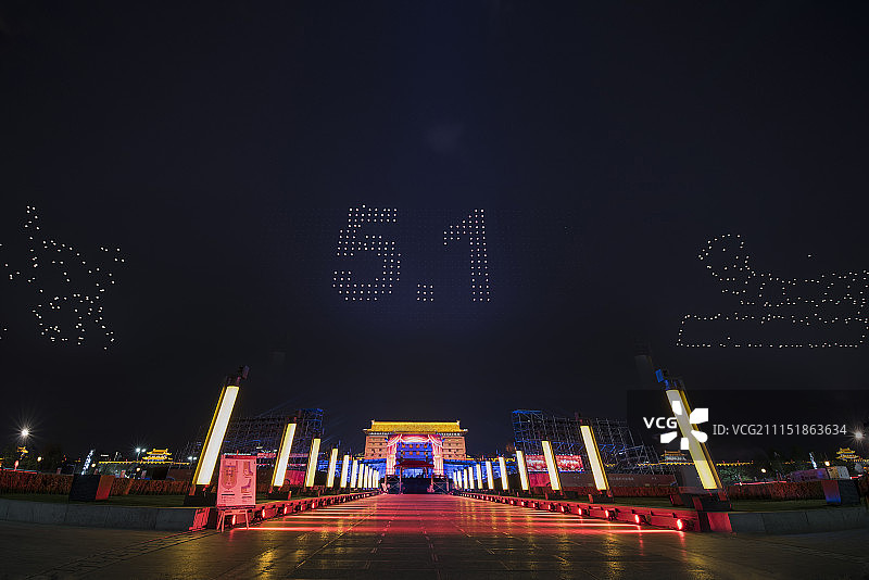 西安城墙无人机表演图片素材