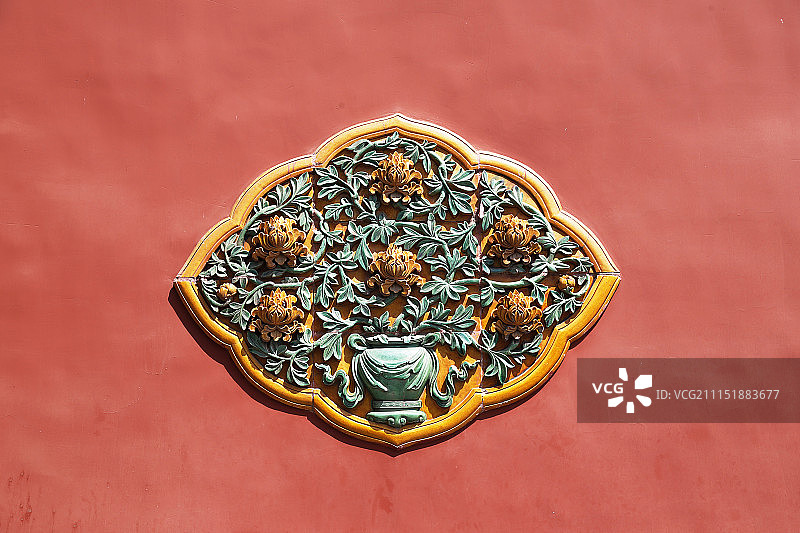 故宫红墙影壁琉璃雕花图片素材