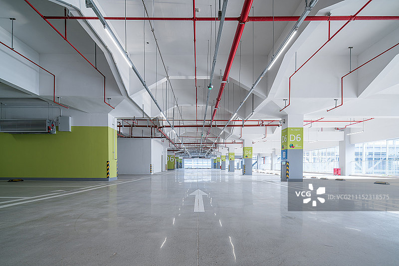 空旷的停车场图片素材