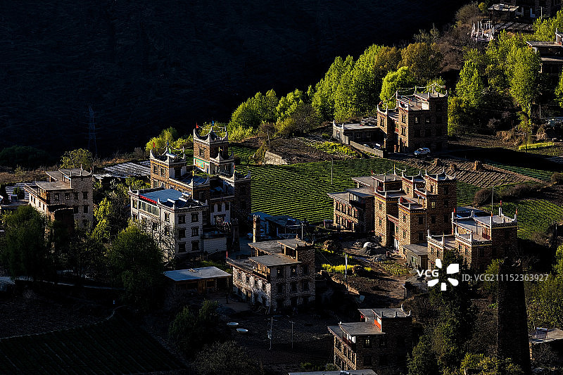 川西高原丹巴藏寨风光图片素材