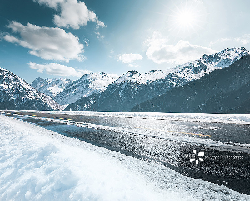 雪山道路图片素材