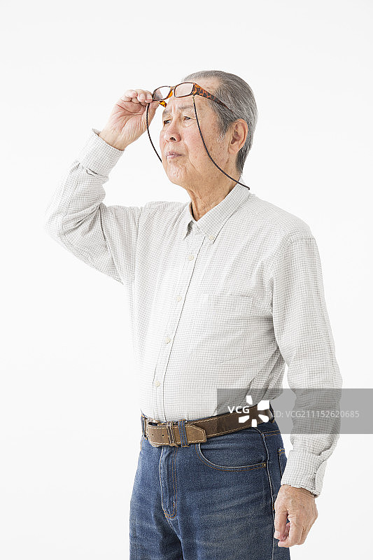 老花眼（年长的男人）图片素材