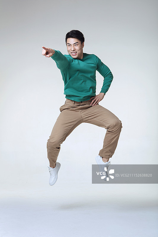 年轻的青年男士图片素材