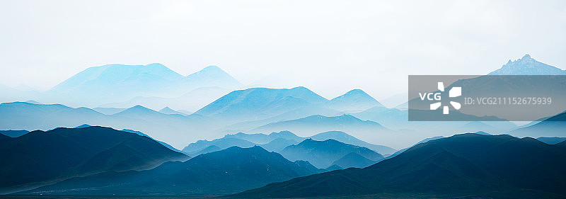 远方的山川图片素材
