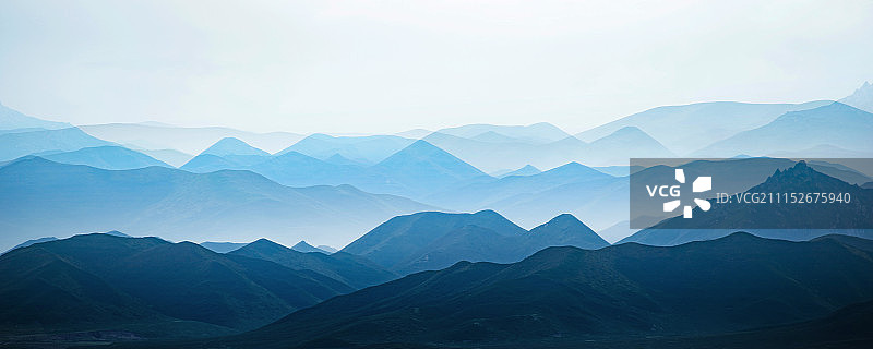 远方的山川图片素材