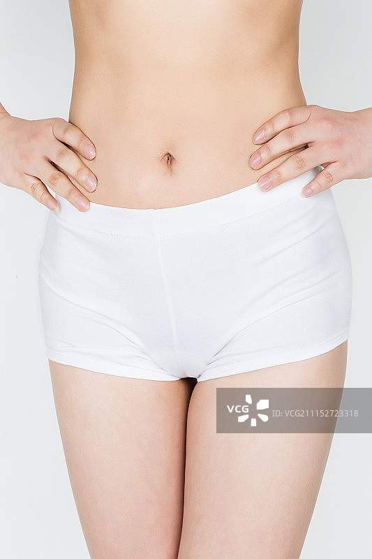 年轻女性下半身图片素材