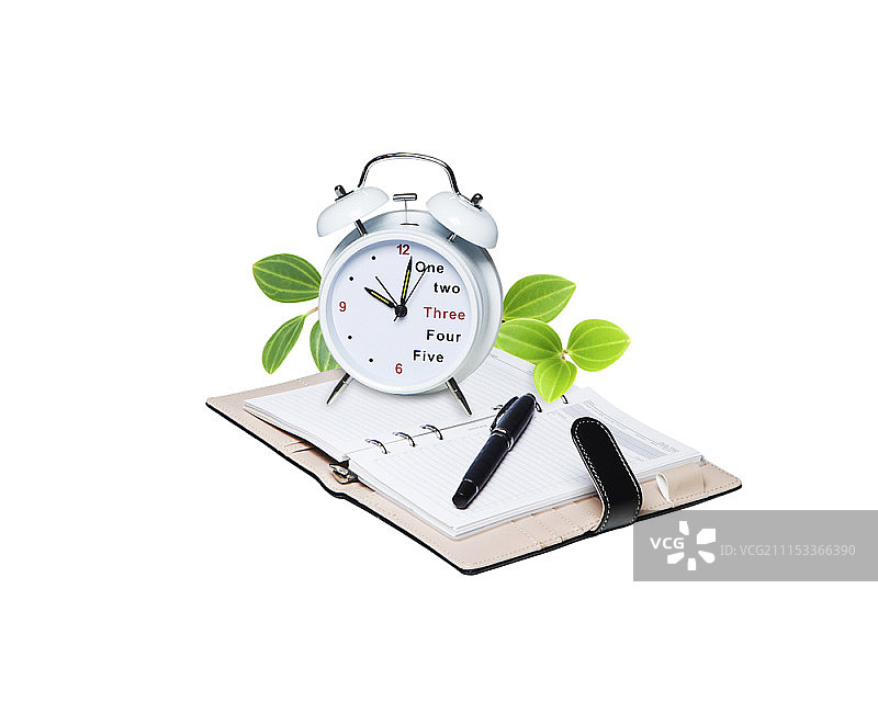 日记本上的时钟和笔合成图图片素材