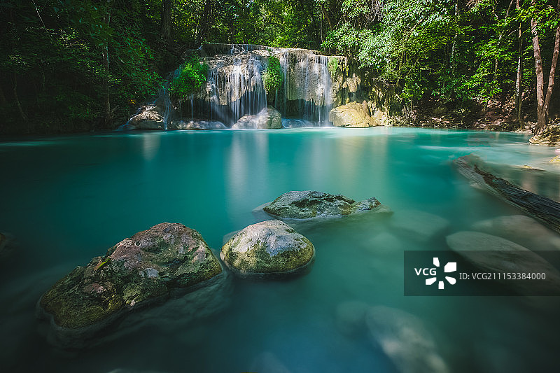 伊拉旺瀑布二层图片素材