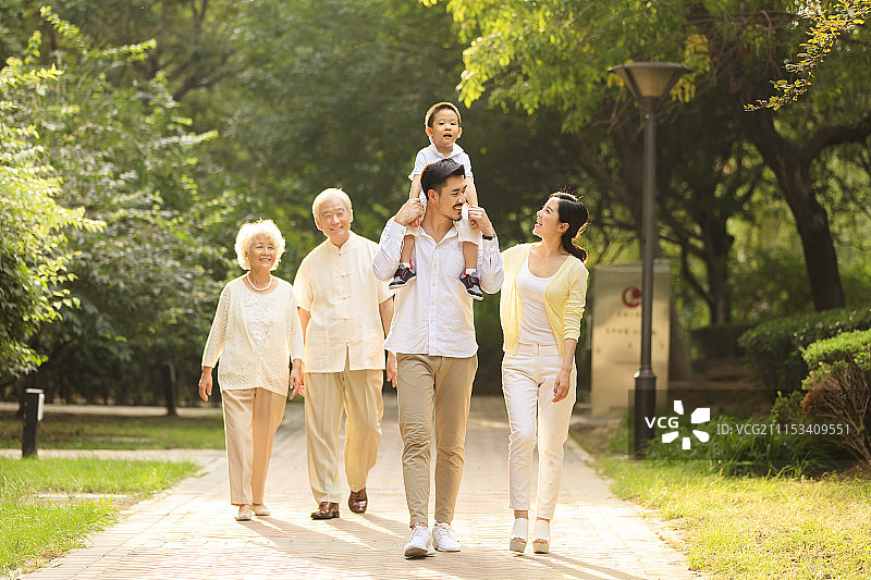 幸福的祖孙三代图片素材