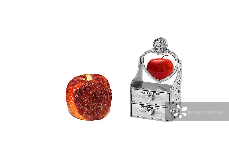 照镜子图片素材