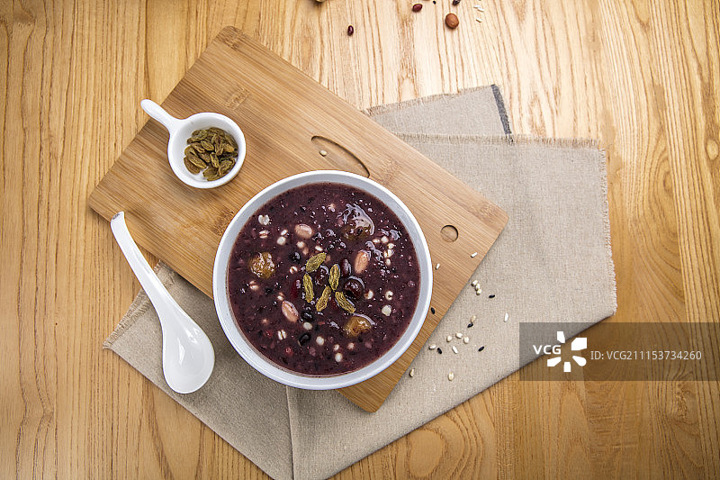 五谷杂粮红豆粥图片素材