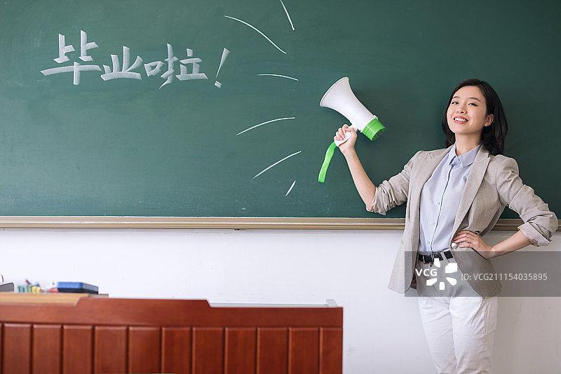 年轻的女教师图片素材