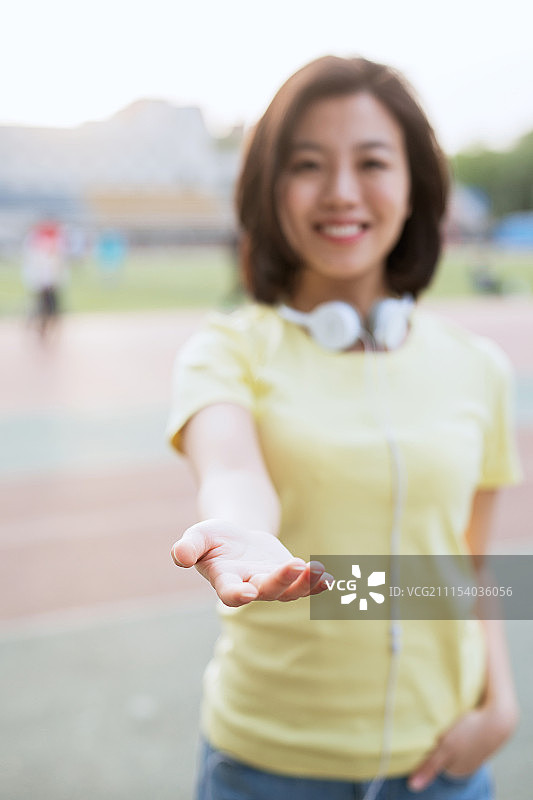 年轻的女大学生图片素材