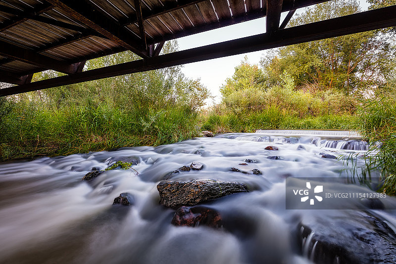 樱桃溪大桥下图片素材