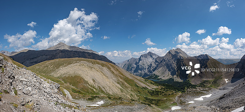 里本湖、吉尼斯山口、布勒山口全景图片素材