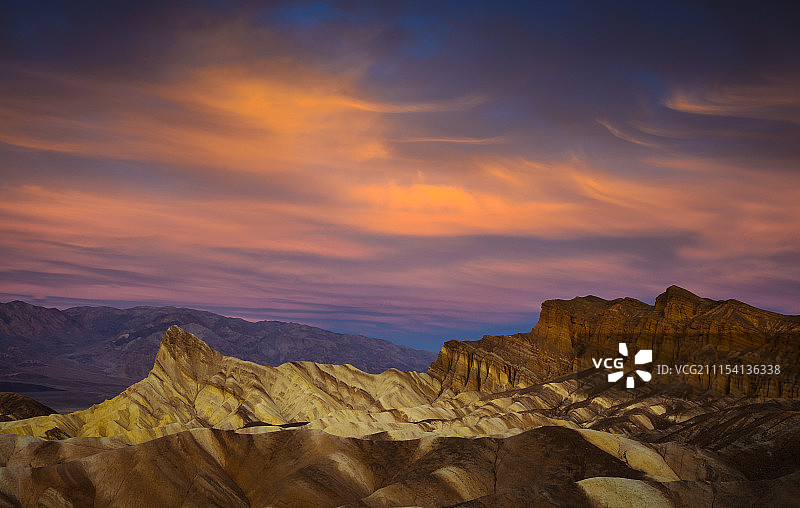 金色峡谷图片素材