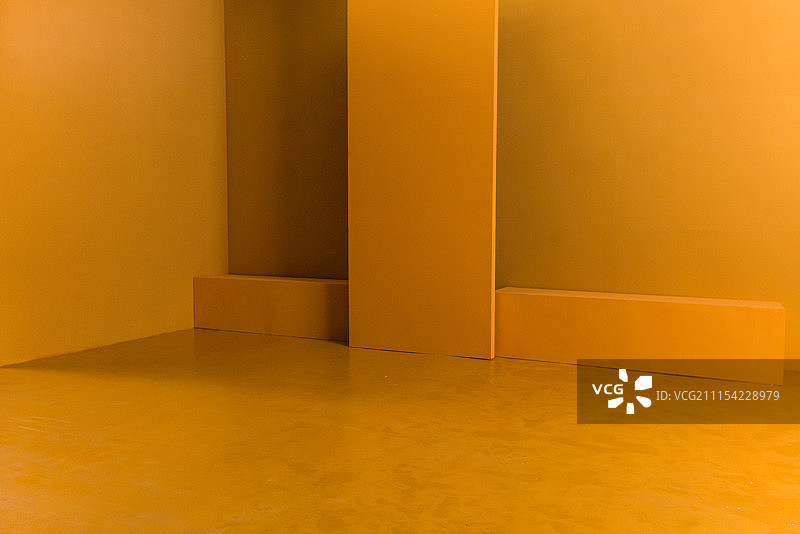 黄色空间-paige图片素材