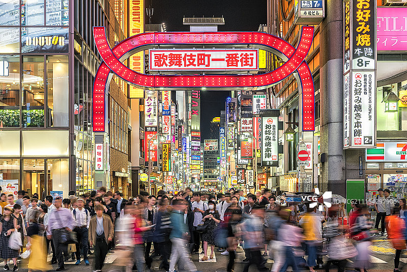 日本东京新宿歌舞伎町一番街夜景高清图图片素材