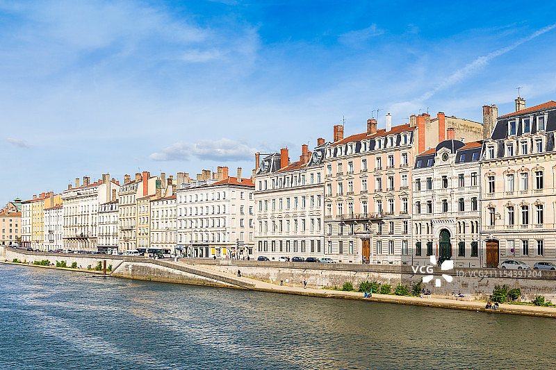 法国里昂河边建筑图片素材