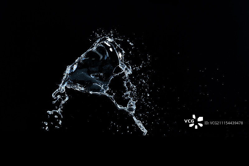 泼洒的水图片素材