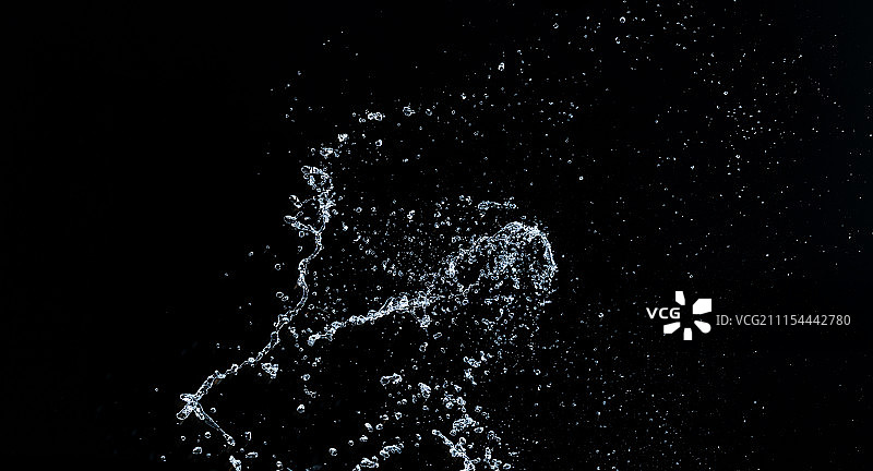 泼洒的水图片素材