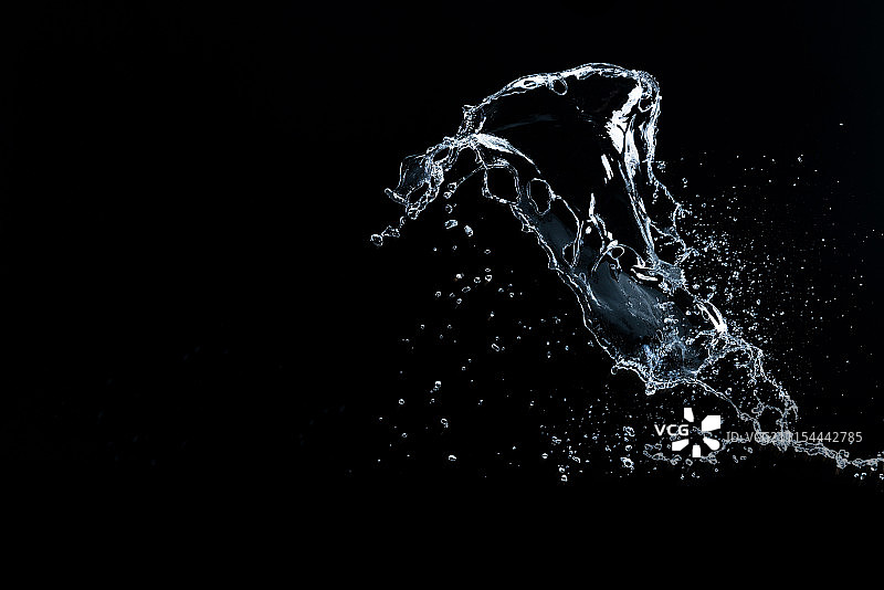 泼洒的水图片素材