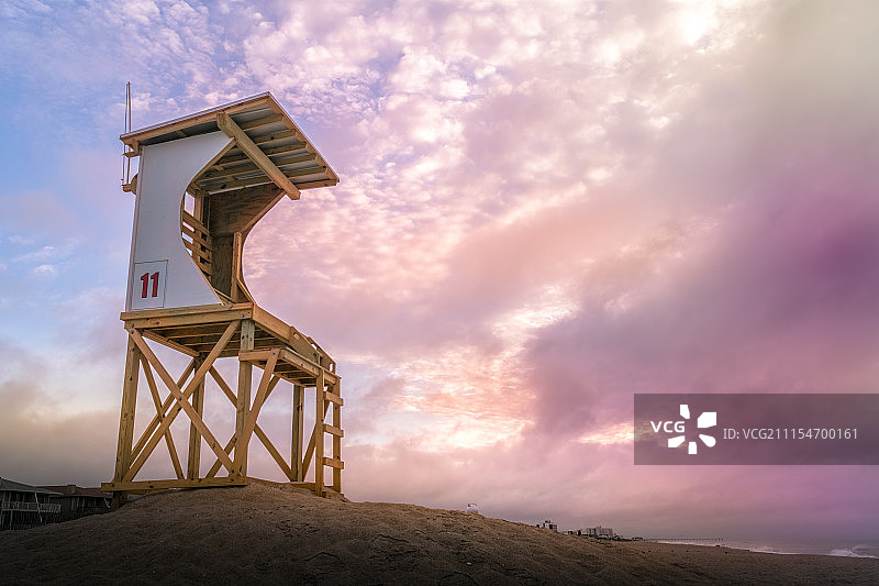 空旷的救生员岗图片素材