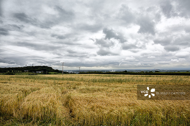 狂风暴雨的天空图片素材