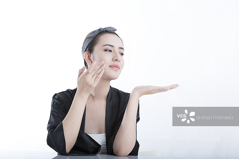 年轻女子美容肖像图片素材