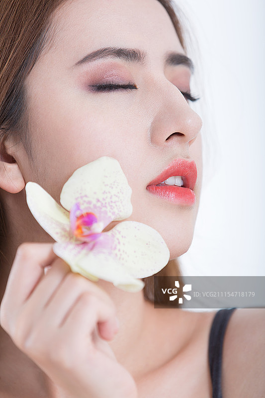 年轻美丽女人肖像图片素材